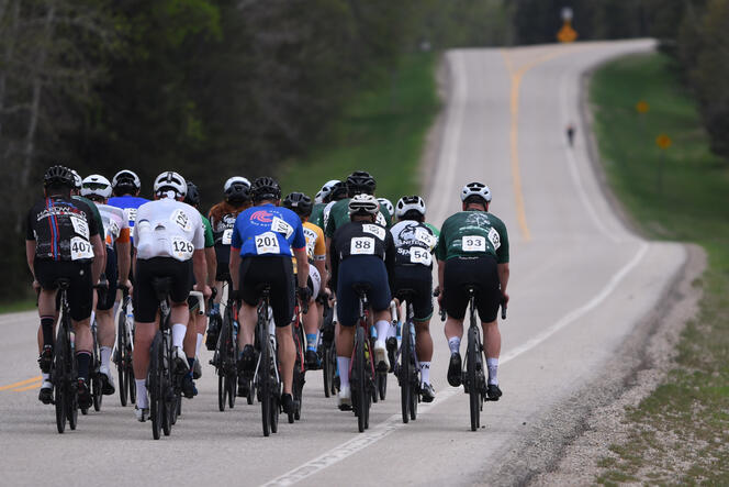 The Cat 4 peloton at the 2026 Manitoba Provincial Road Championships at the 2026 Tour de Riding Mountain. Photo Gregory McNeill.